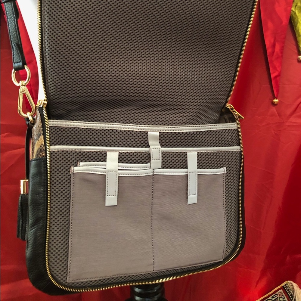 G.I.L.I. Python Crossbody W/Halo Rfid Protection - image 7